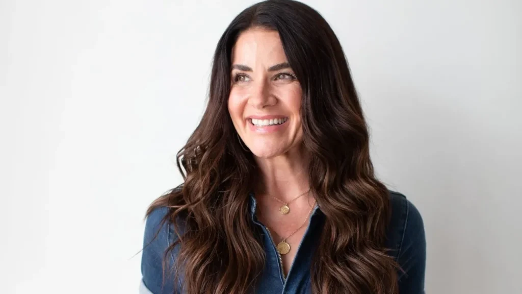How Old is Tara-Leigh Cobble?